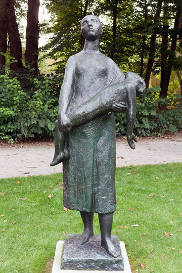 Woman and Child Middelheim Park
