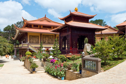 Tuyen Lam Temple